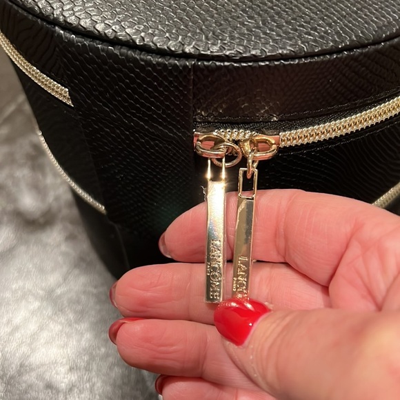 New Lancôme Paris Round Cosmetic Box 📦 - Picture 8 of 16